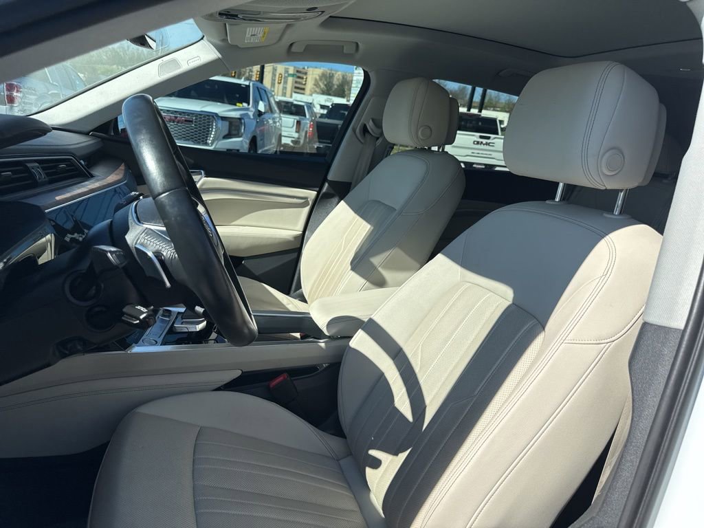 Used 2019 Audi e-tron Premium Plus image 14