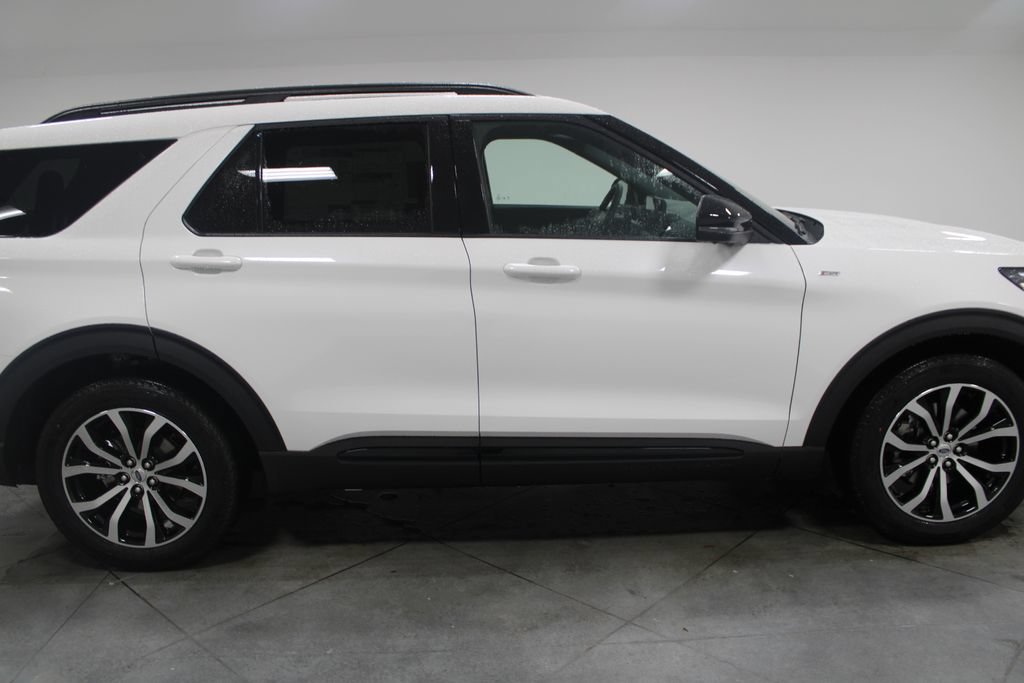 New 2026 Ford Explorer ST-Line w/ Premium Package RWD image 10