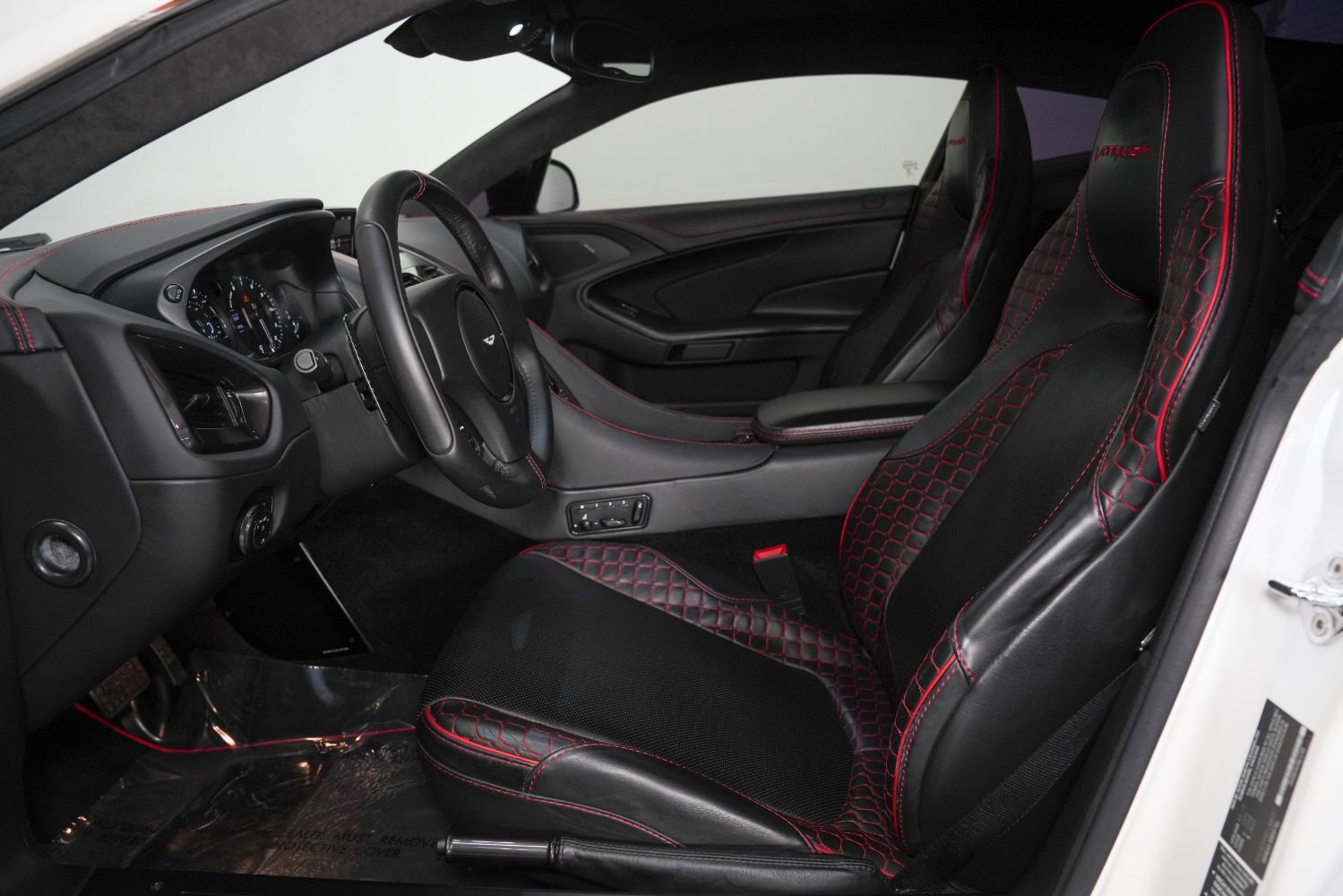 Used 2014 Aston Martin Vanquish Coupe image 38