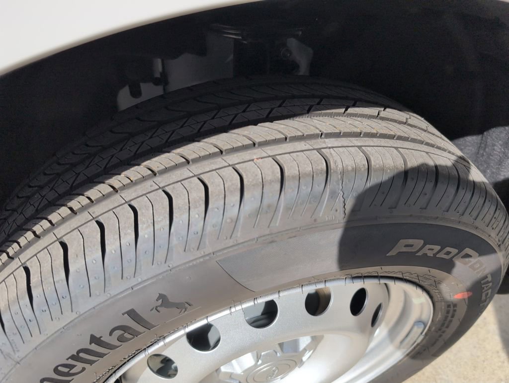 New 2025 Ford Maverick XL w/ Equipment Group 102A image 24