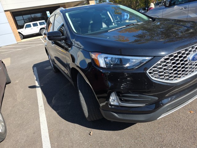 Used 2023 Ford Edge SEL w/ Convenience Package AWD/4WD image 3