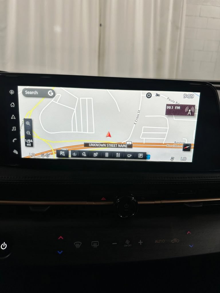 Used 2024 Nissan Ariya AWD image 23