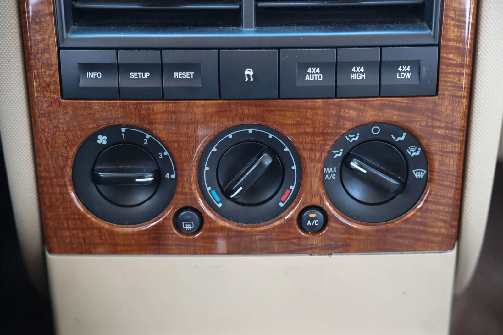 Used 2006 Ford Explorer Eddie Bauer AWD/4WD image 29