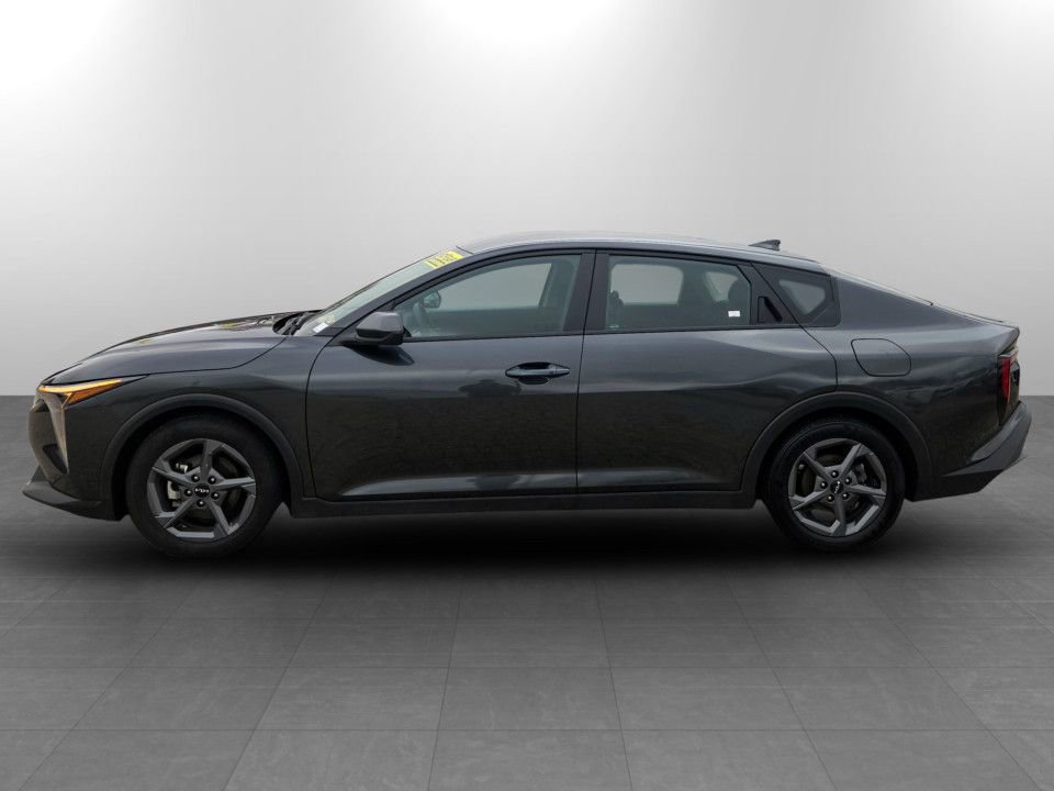 Used 2025 Kia K4 LXS image 9