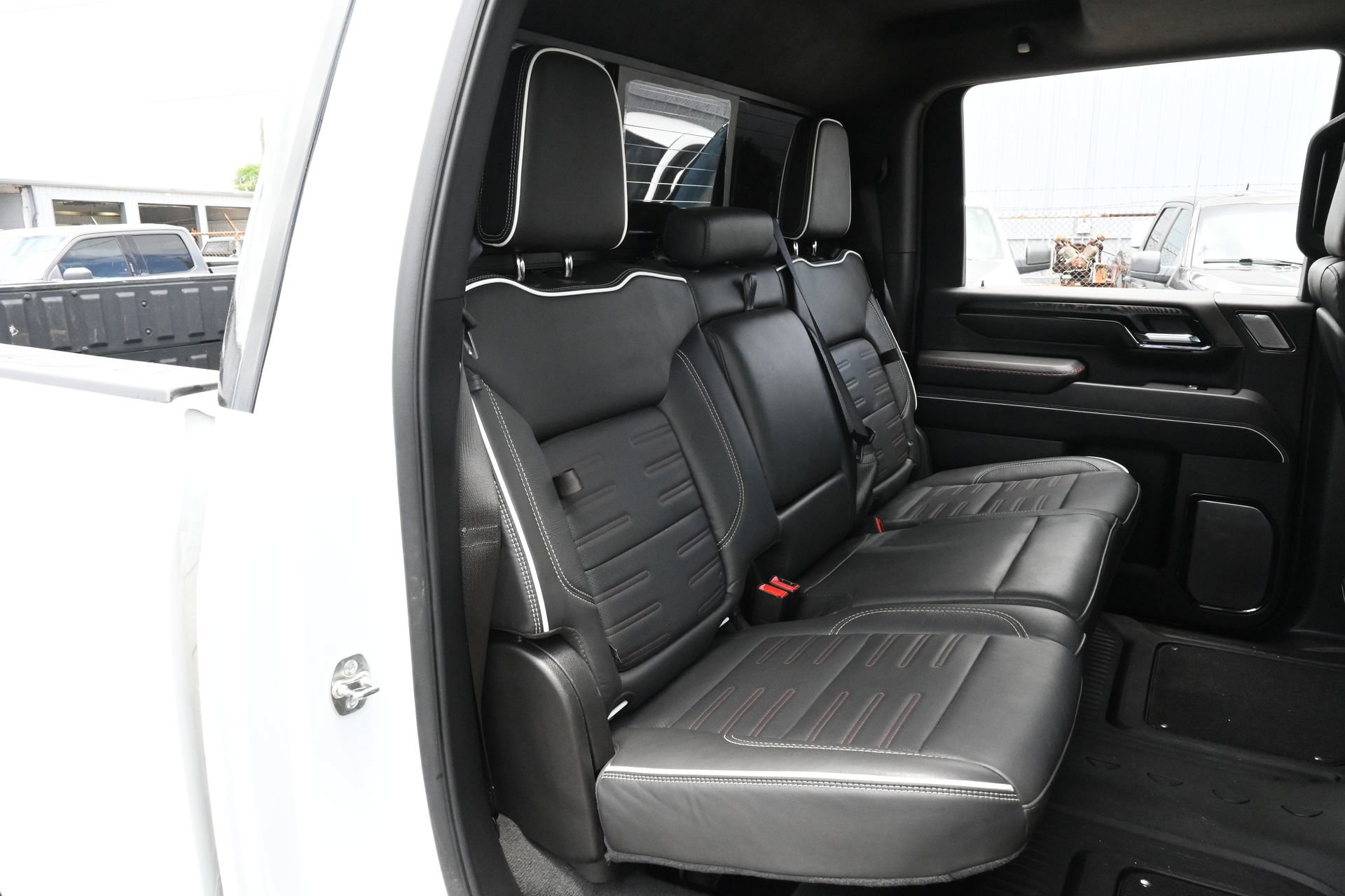Used 2025 GMC Sierra 2500 AT4X AWD/4WD image 21