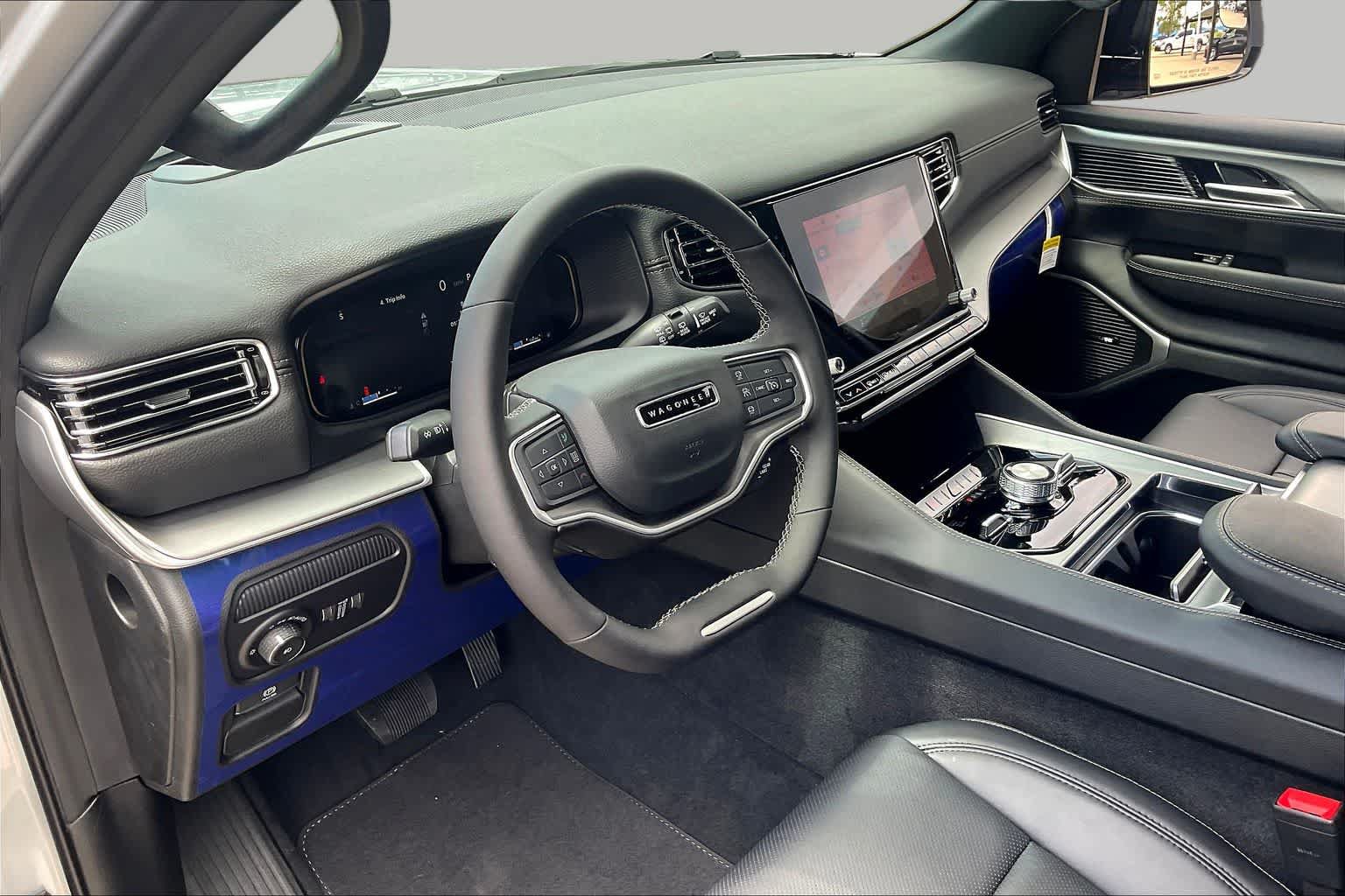 New 2025 Jeep Wagoneer L Series II w/ Convenience Group I AWD/4WD image 8