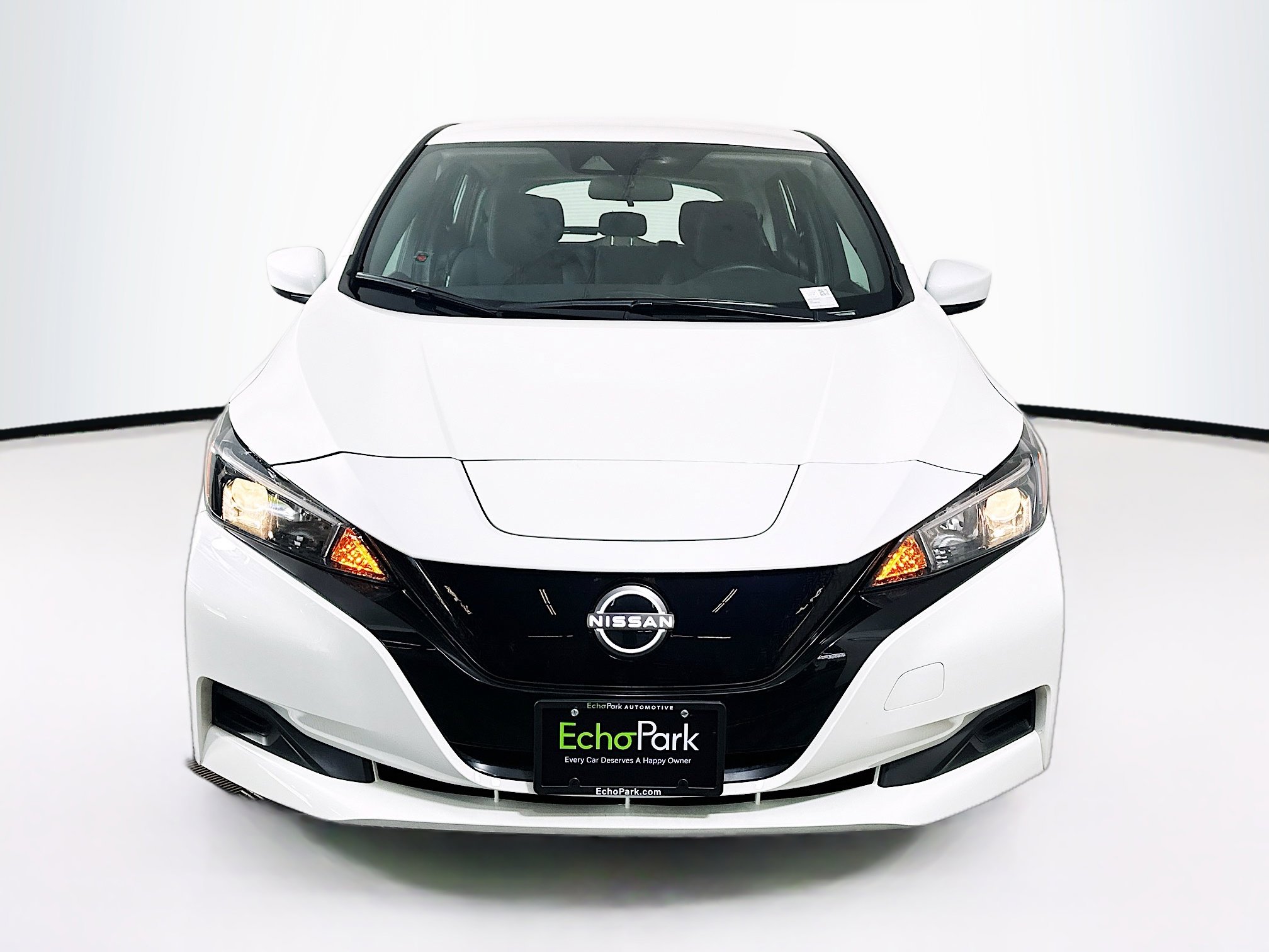 Used 2025 Nissan Leaf S image 2