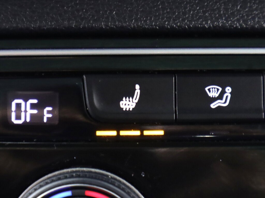 Used 2020 Volkswagen Atlas Cross Sport SEL image 23