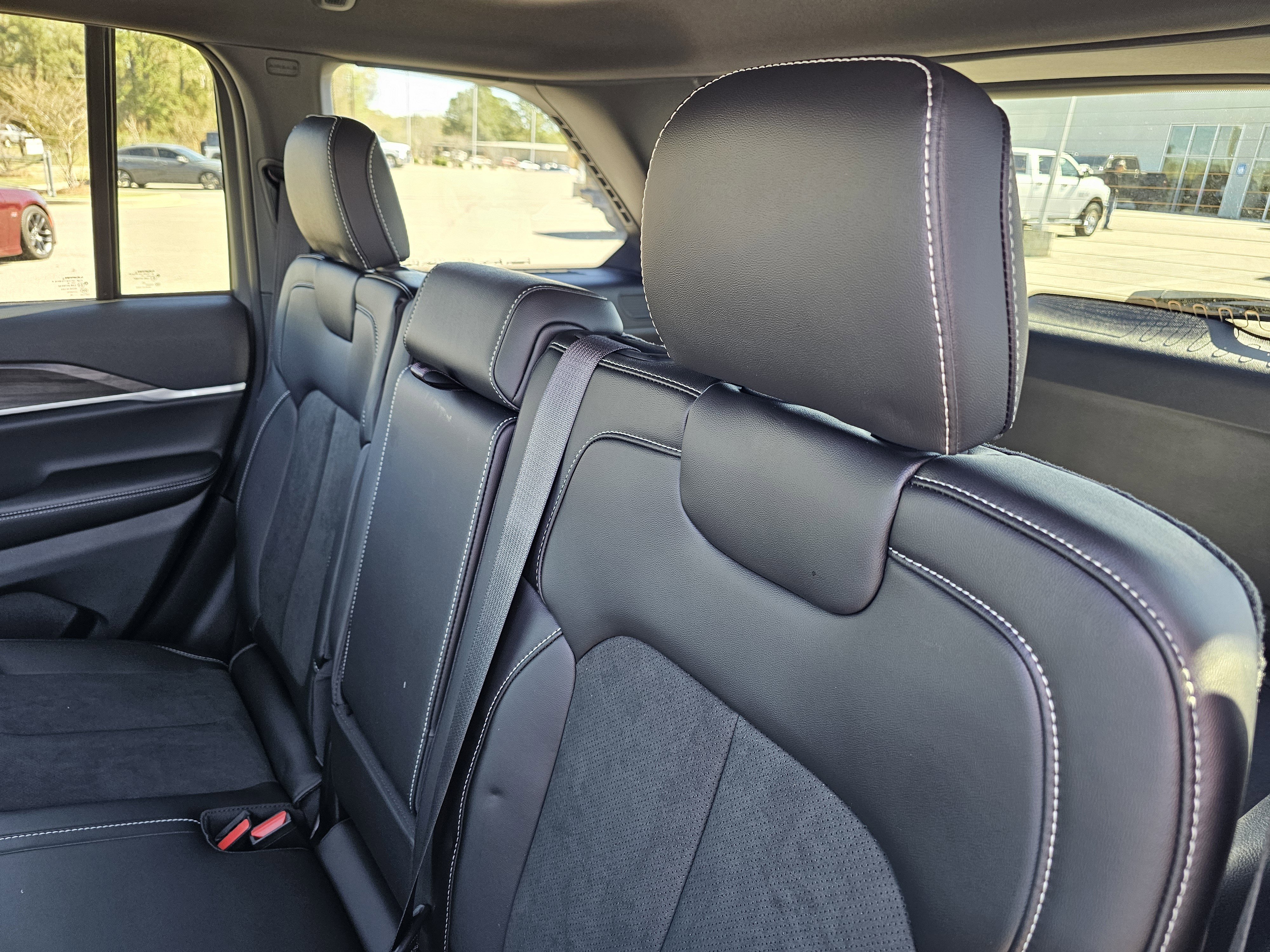 New 2026 Jeep Grand Cherokee Altitude image 34