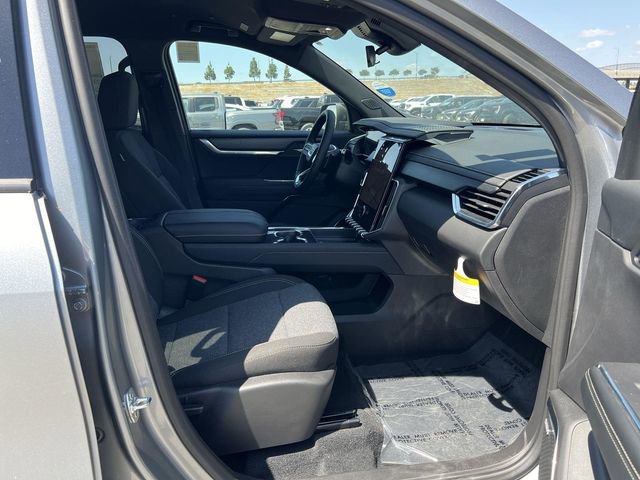 New 2025 GMC Acadia Elevation image 29