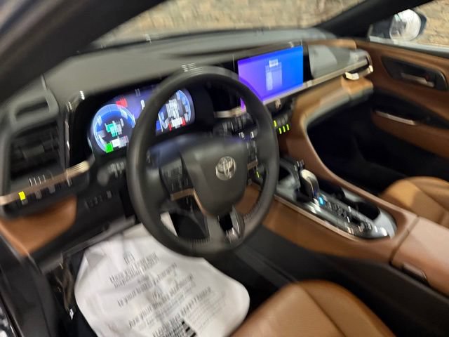 Used 2025 Toyota Crown Signia AWD/4WD image 27