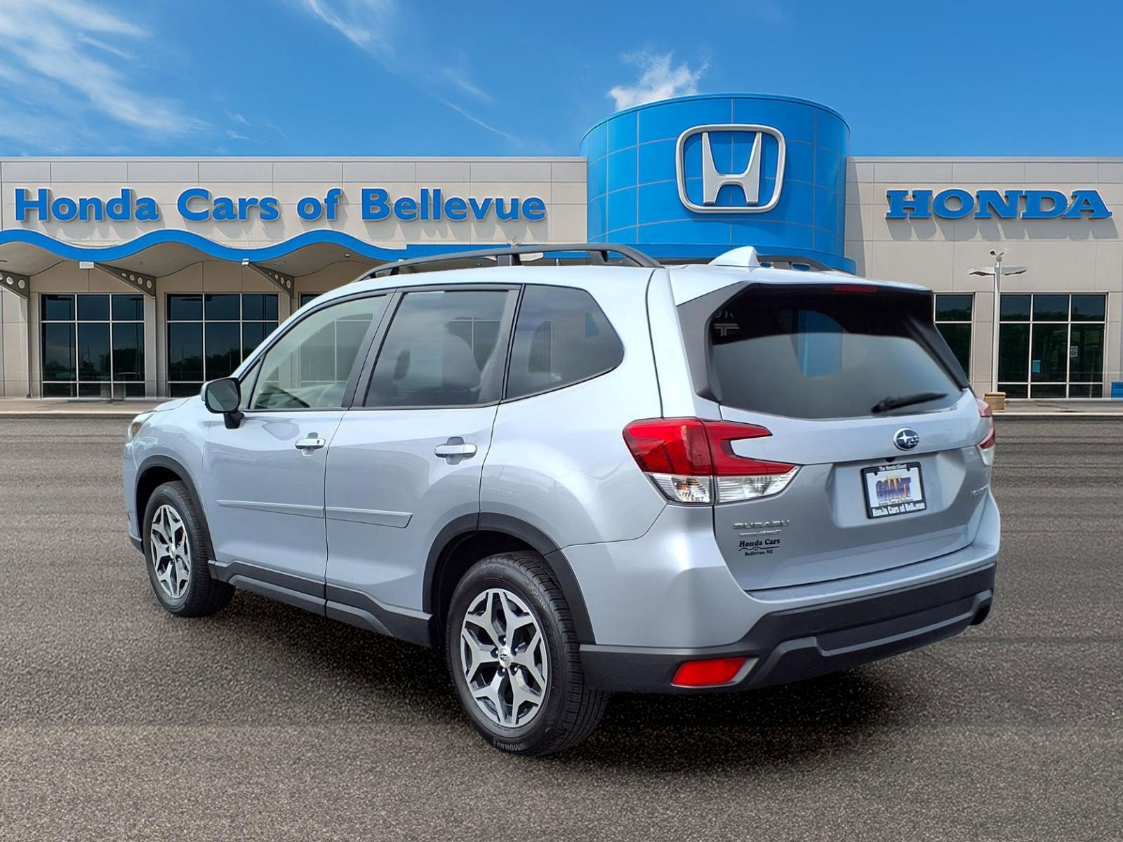 Used 2022 Subaru Forester Premium AWD/4WD image 3