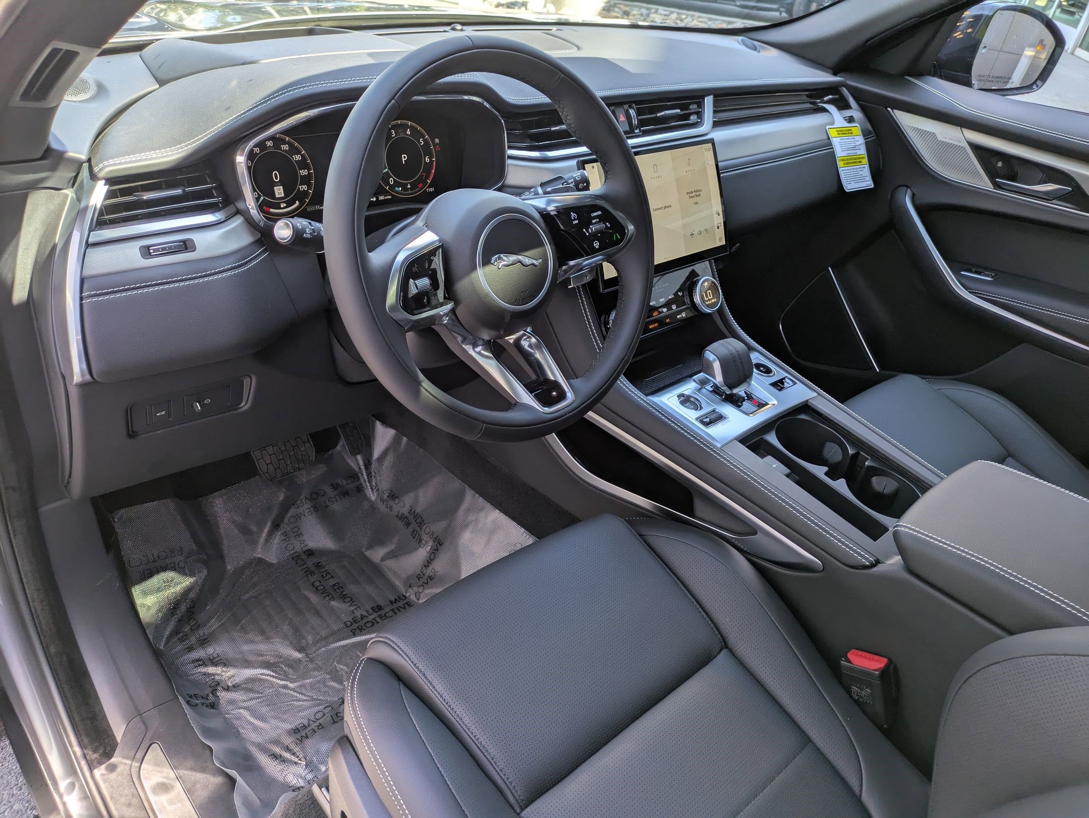 New 2026 Jaguar F-PACE R-Dynamic S image 11