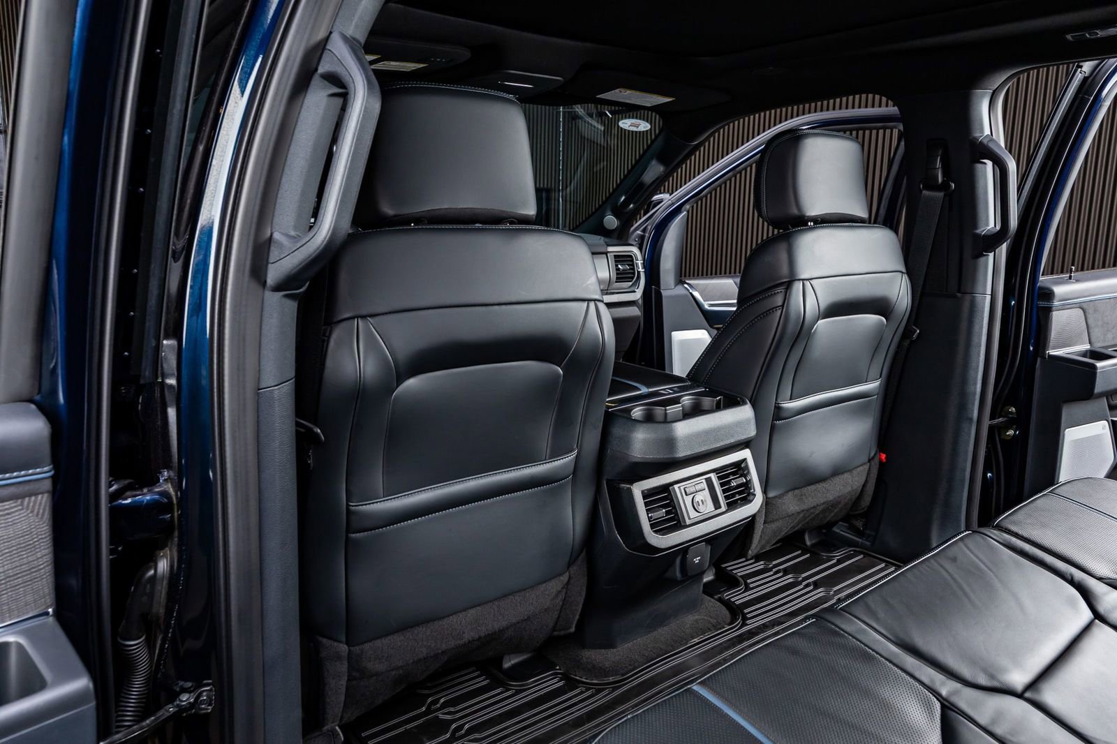 Used 2025 Ford F350 Platinum image 34