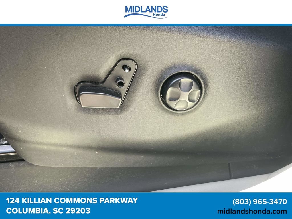 Used 2022 Chrysler Pacifica Touring-L FWD image 14