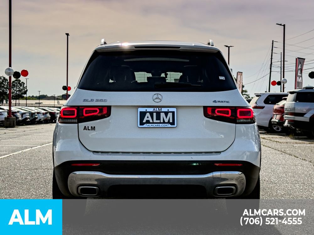 Used 2022 Mercedes-Benz GLB 250 4MATIC w/ Premium Package image 5