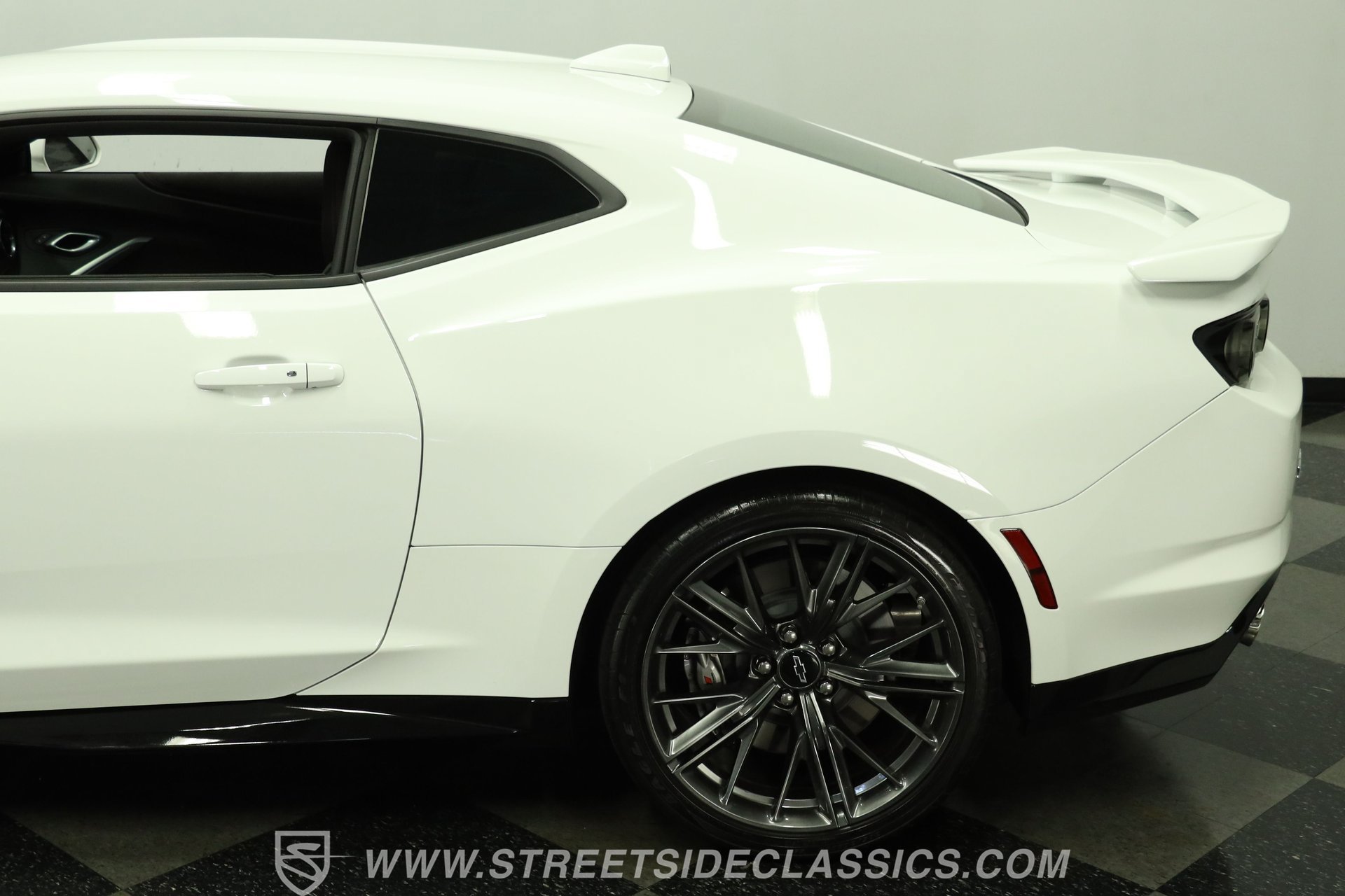 Used 2023 Chevrolet Camaro ZL1 RWD image 24