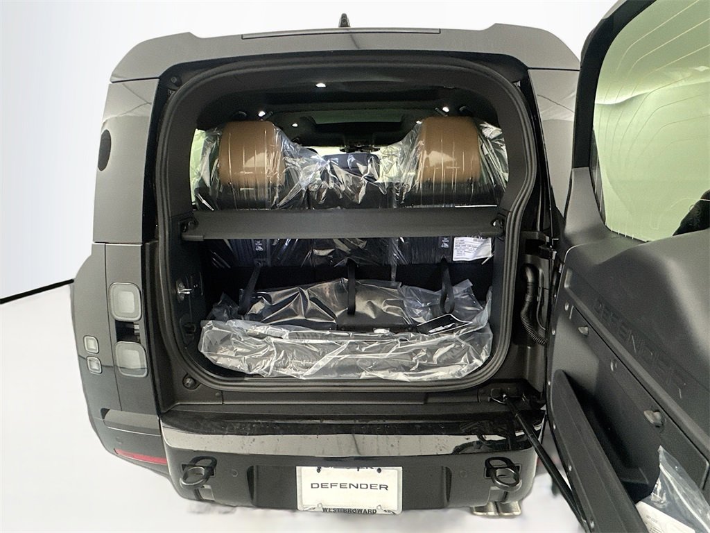 New 2026 Land Rover Defender 130 V8 image 26