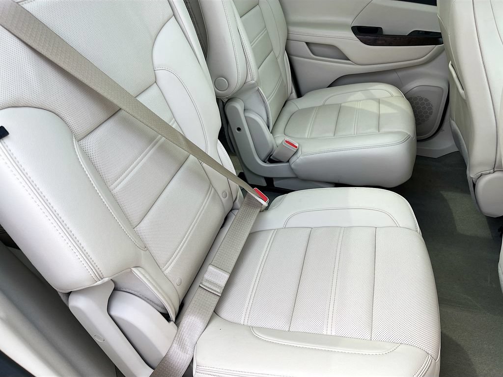 Used 2023 GMC Acadia Denali w/ Denali Technology Package AWD/4WD image 30