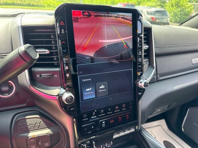 New 2026 RAM 2500 Laramie AWD/4WD image 18
