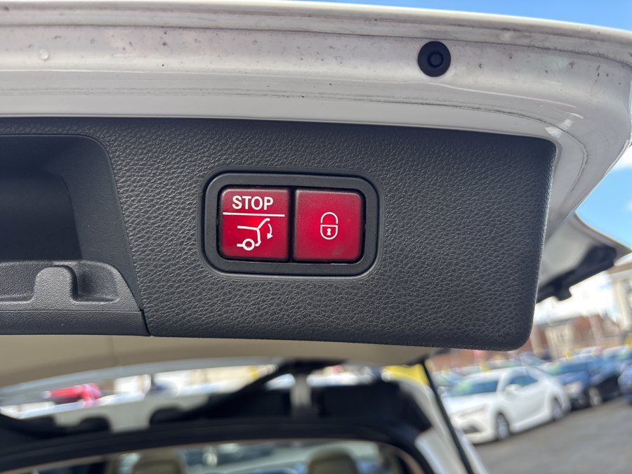 Used 2015 Mercedes-Benz GLK 350 4MATIC image 11