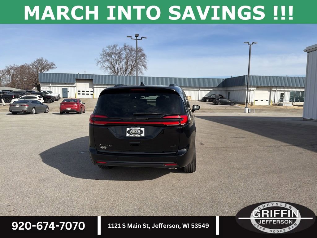 New 2026 Chrysler Pacifica Select w/ S Appearance Package image 8