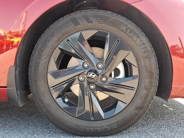 Certified 2023 Hyundai Elantra SEL image 8