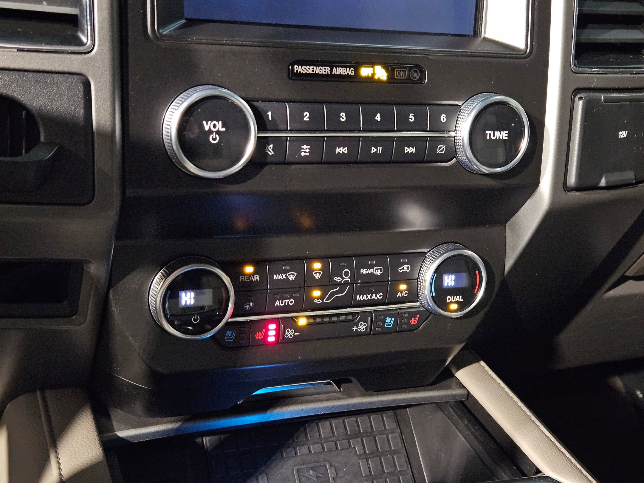 Used 2021 Ford Expedition Max XLT image 32