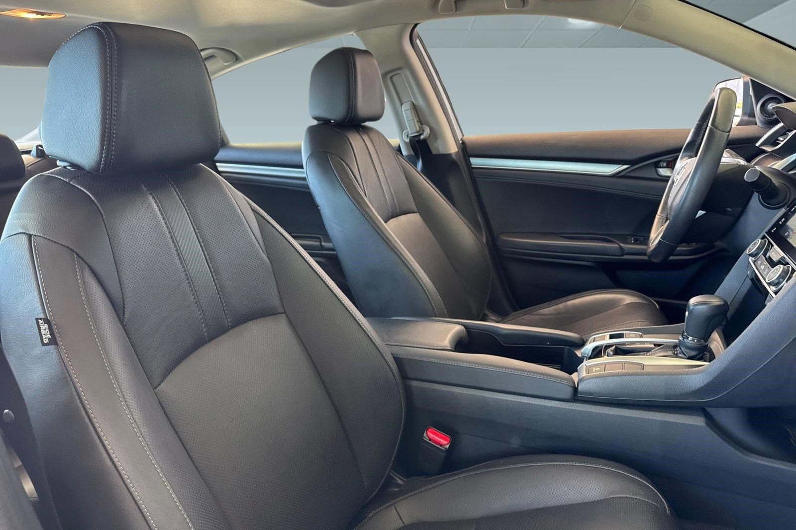 Used 2017 Honda Civic Touring image 31