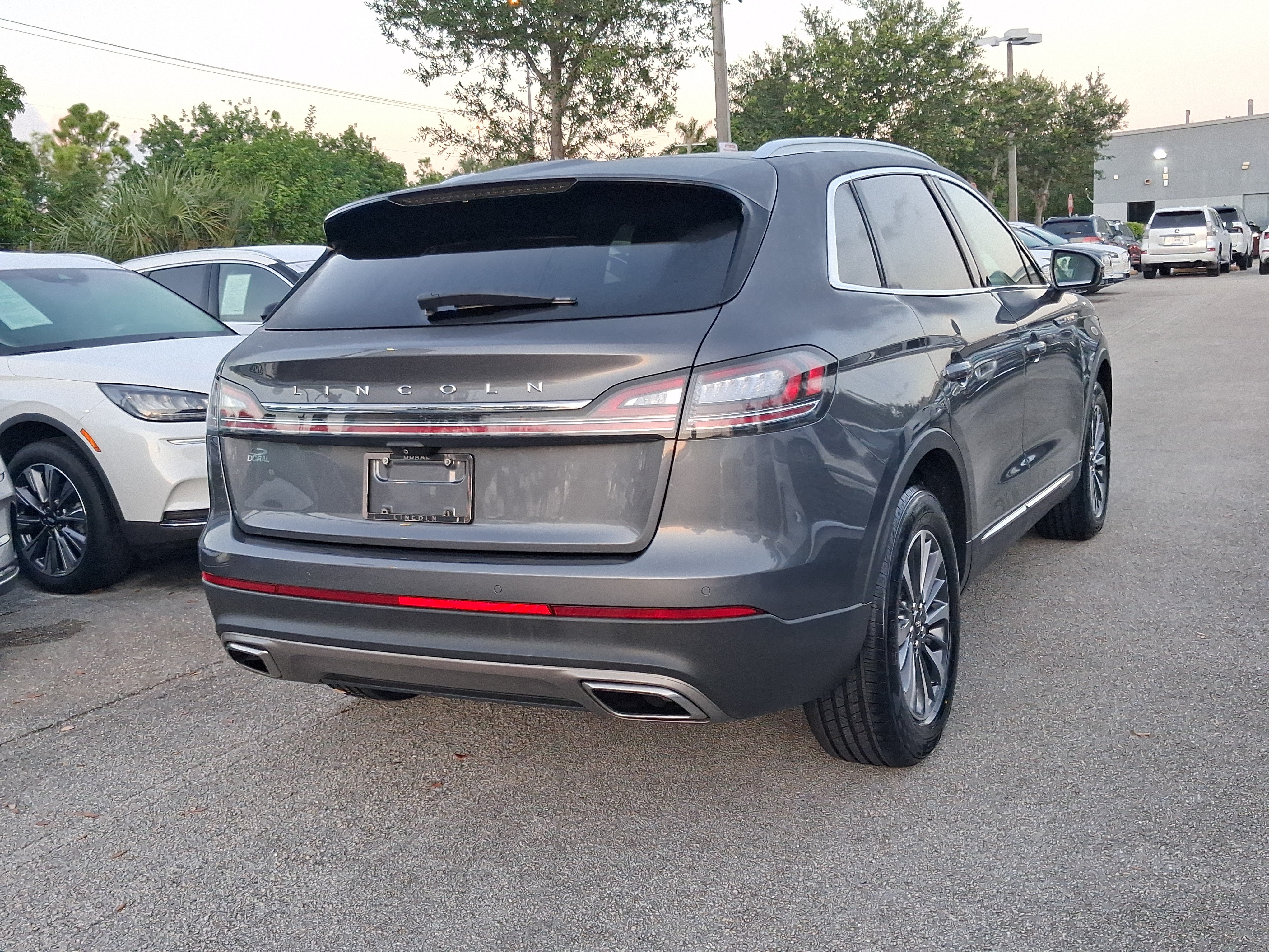 Certified 2022 Lincoln Nautilus FWD w/ Premium Package image 4