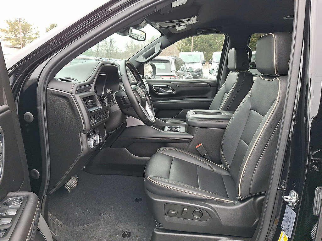 Used 2023 GMC Yukon SLT AWD/4WD image 6
