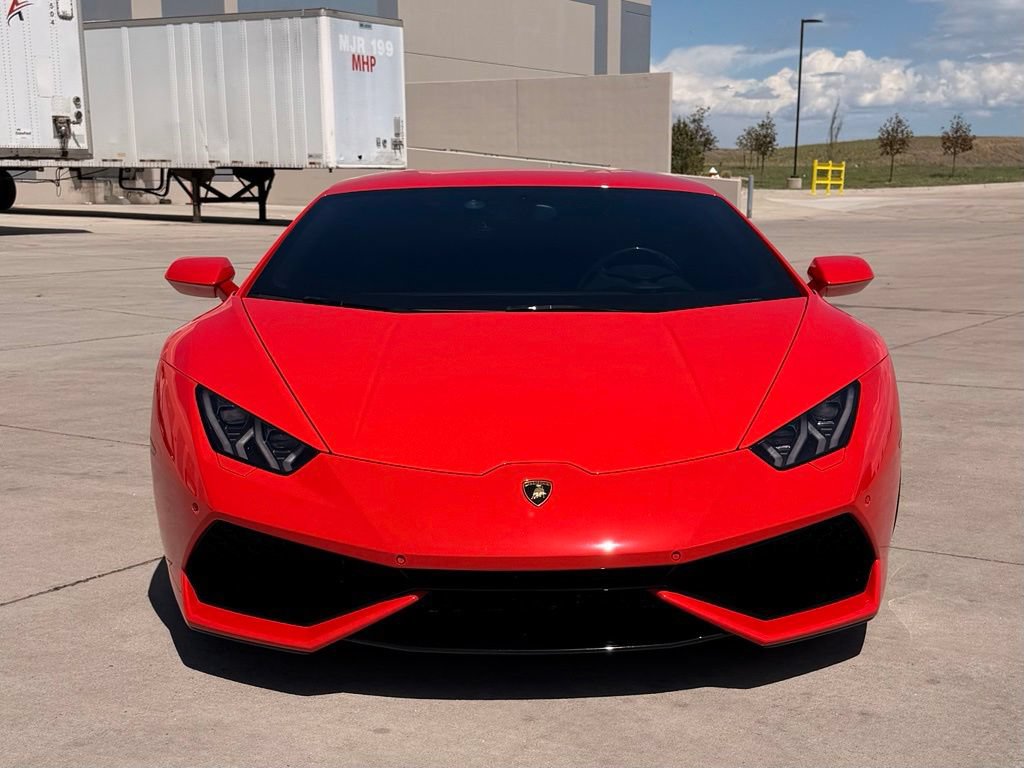 Used 2017 Lamborghini Huracan LP 610-4 AWD/4WD image 3