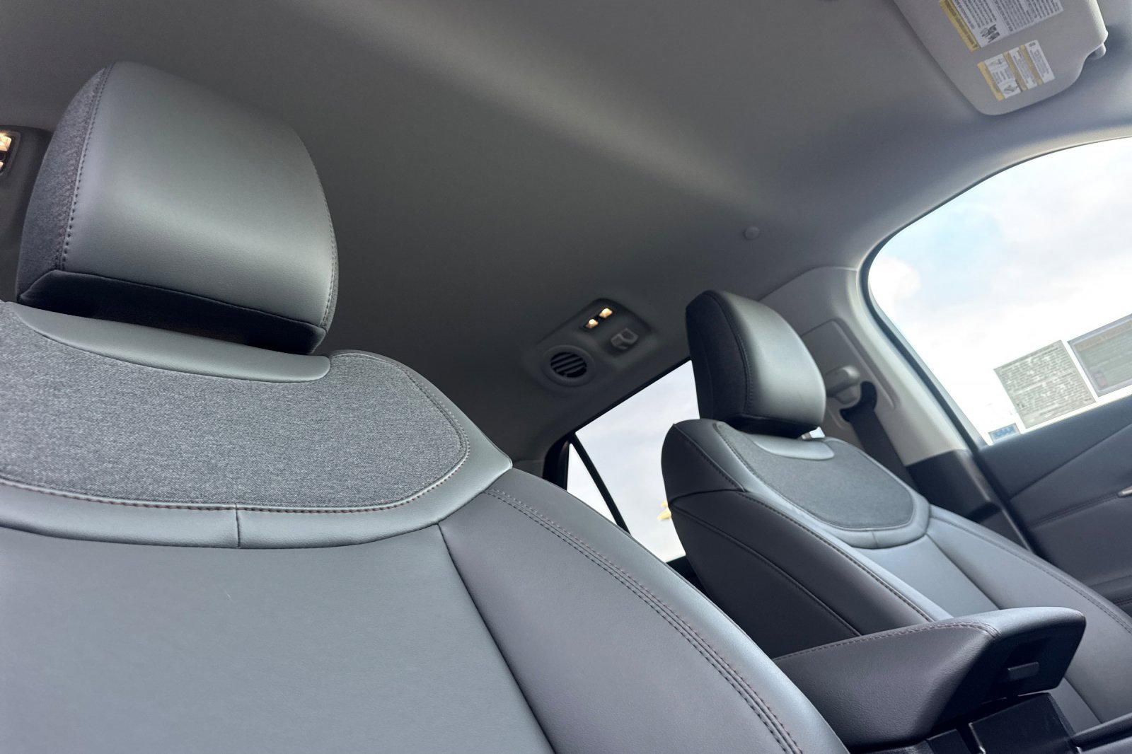 New 2026 Ford Explorer Active w/ Active Comfort Package image 17