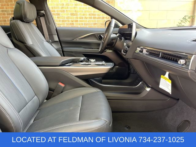 Used 2025 Cadillac Lyriq Luxury image 28