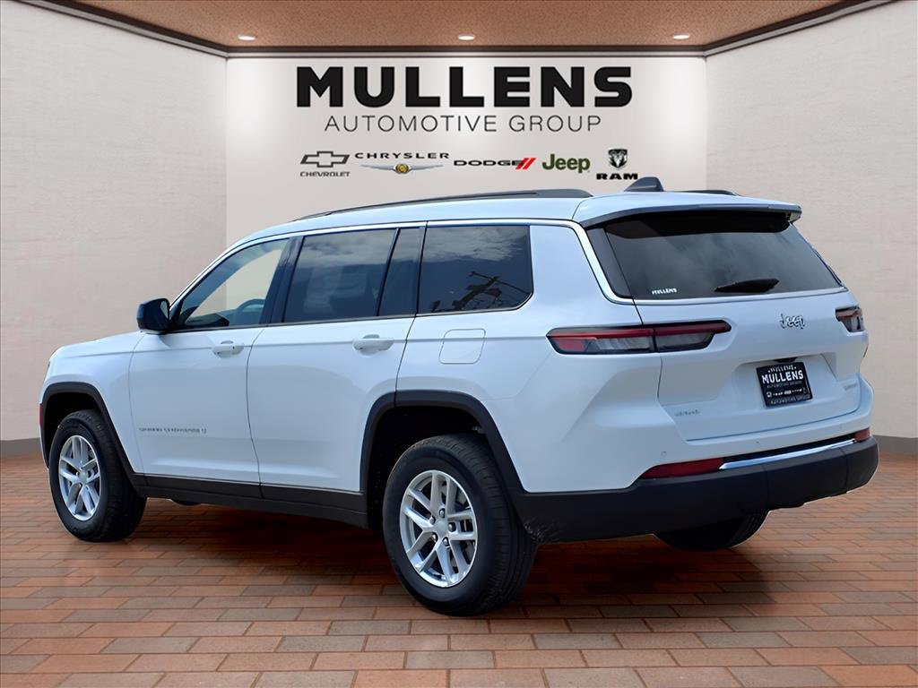 New 2025 Jeep Grand Cherokee L Laredo image 7