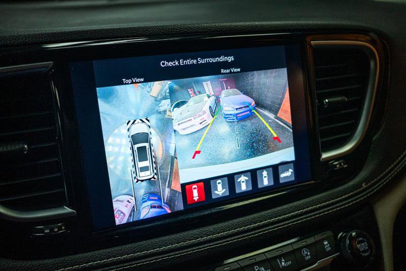 Used 2021 Chrysler Pacifica Limited w/ Premium & Safety Sphere Group image 22