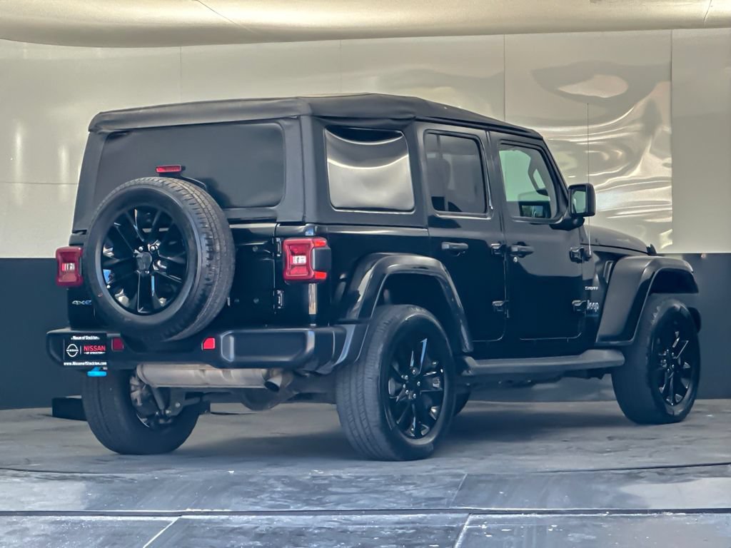 Used 2023 Jeep Wrangler Unlimited Sahara AWD/4WD image 3