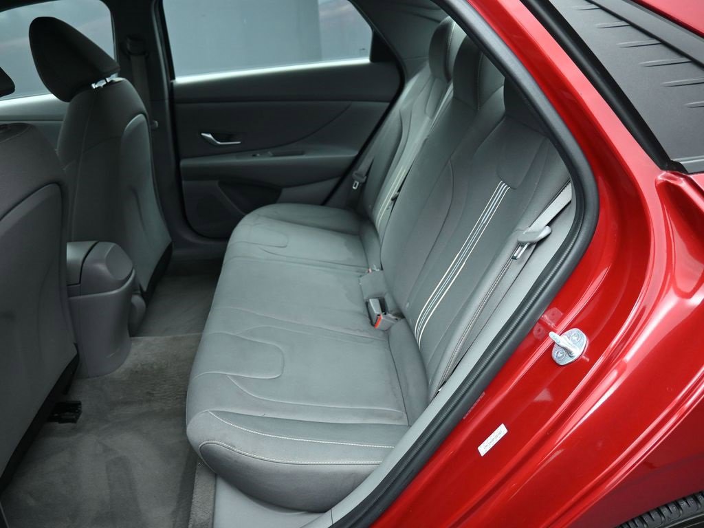 Certified 2023 Hyundai Elantra SEL w/ Convenience Package image 20