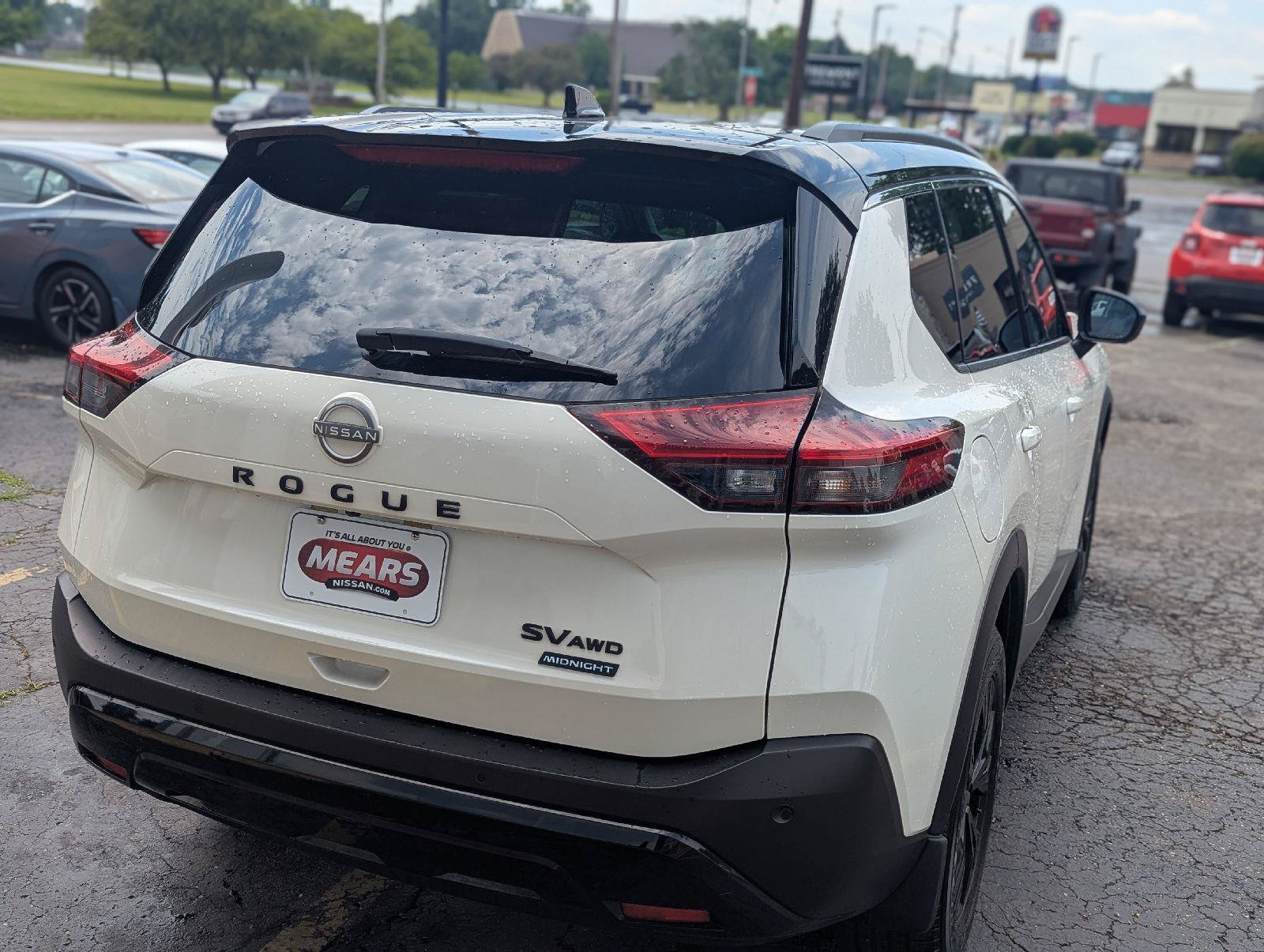 Used 2023 Nissan Rogue SV w/ SV Premium B Package AWD/4WD image 9