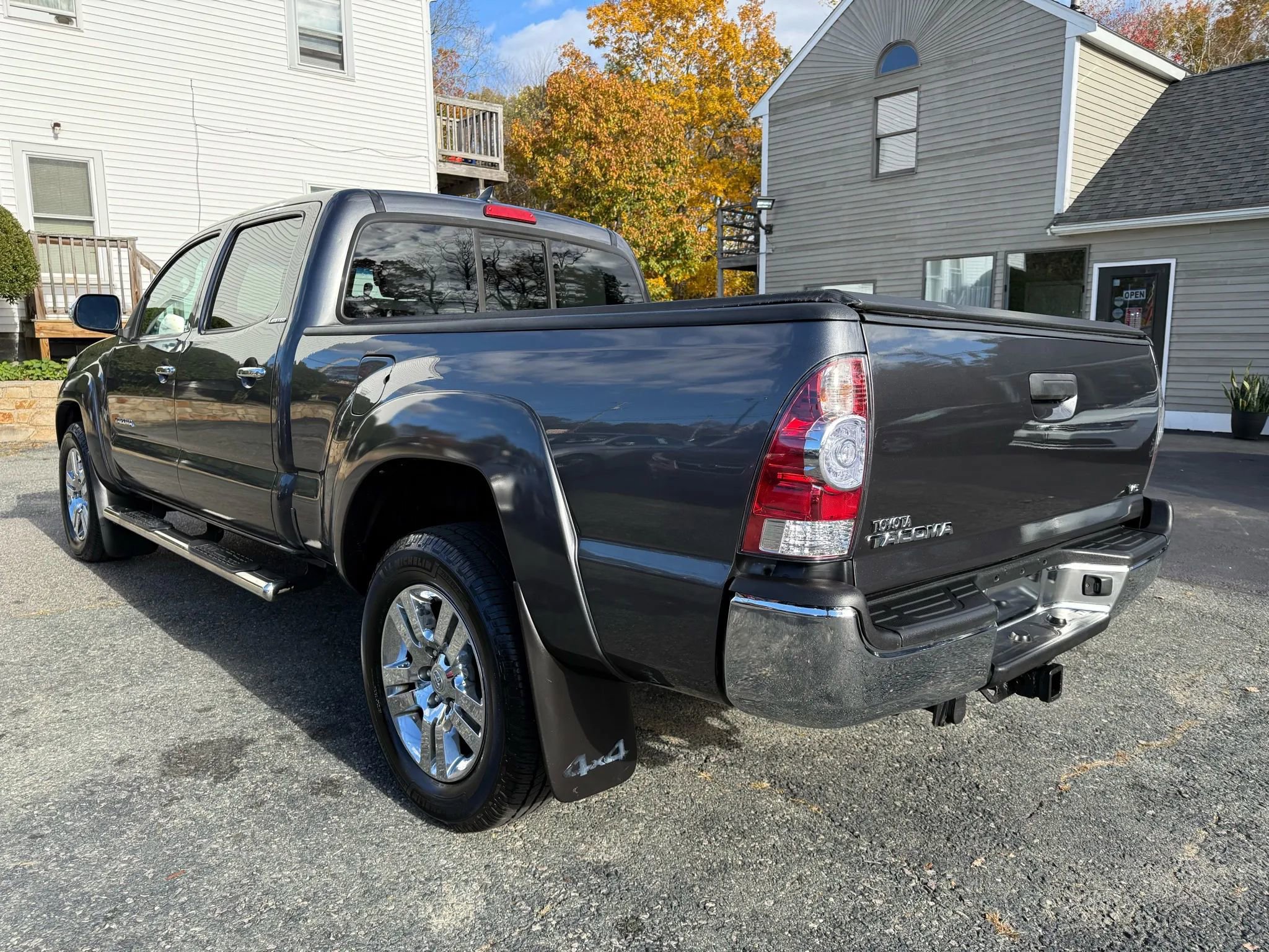 Used 2014 Toyota Tacoma 4x4 Double Cab w/ Limited Package image 5