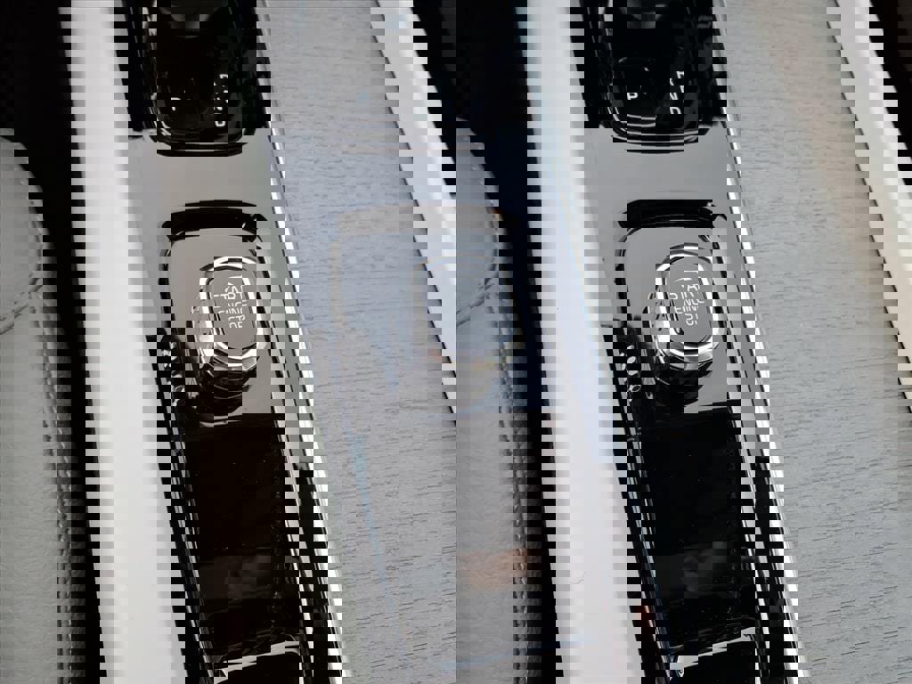 Certified 2023 Volvo XC60 B5 Plus w/ Climate Package image 25