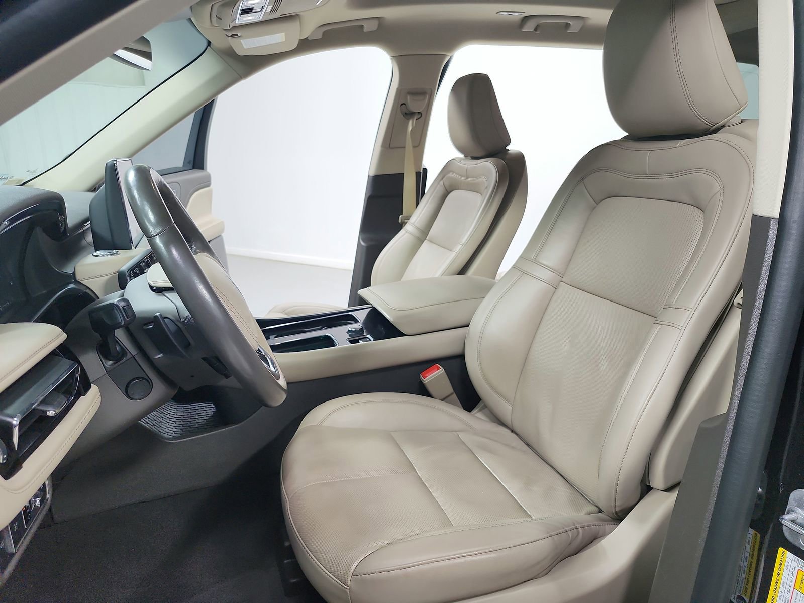 Used 2023 Lincoln Aviator Reserve w/ Elements Package Plus image 19