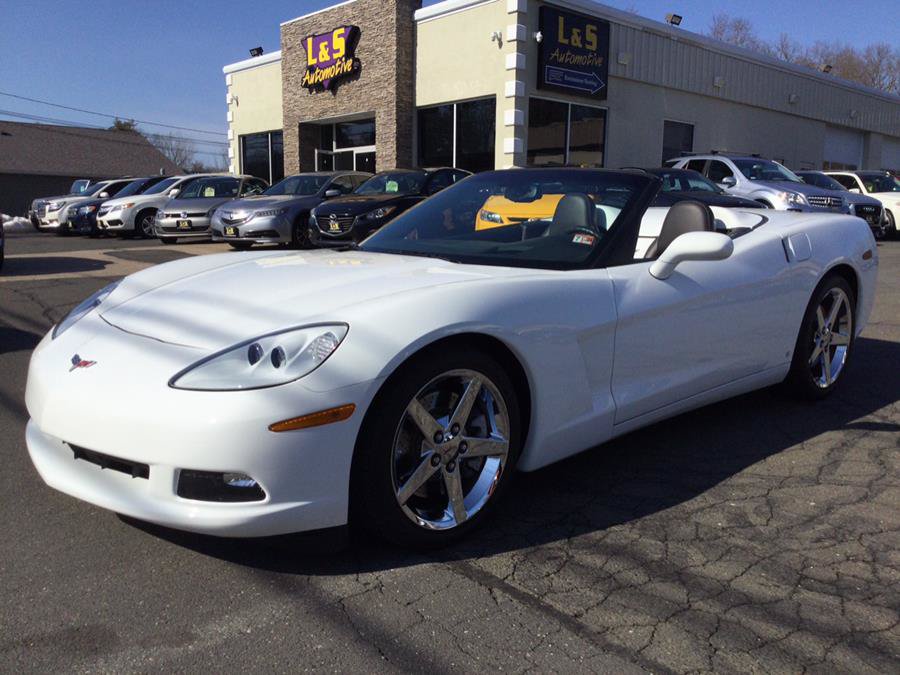 Used 2007 Chevrolet Corvette Convertible w/ Preferred Equipment Group RWD image 2