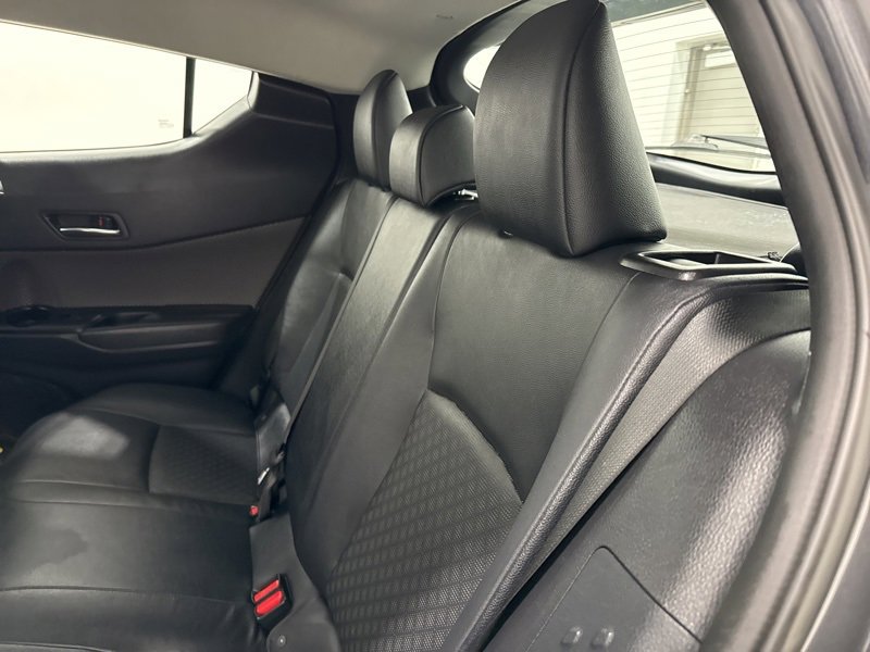 Used 2022 Toyota C-HR Limited image 15