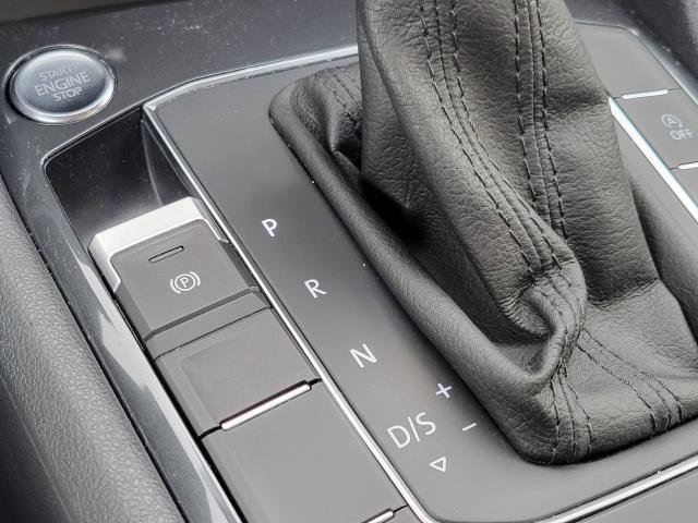 Used 2020 Volkswagen Tiguan SE image 31