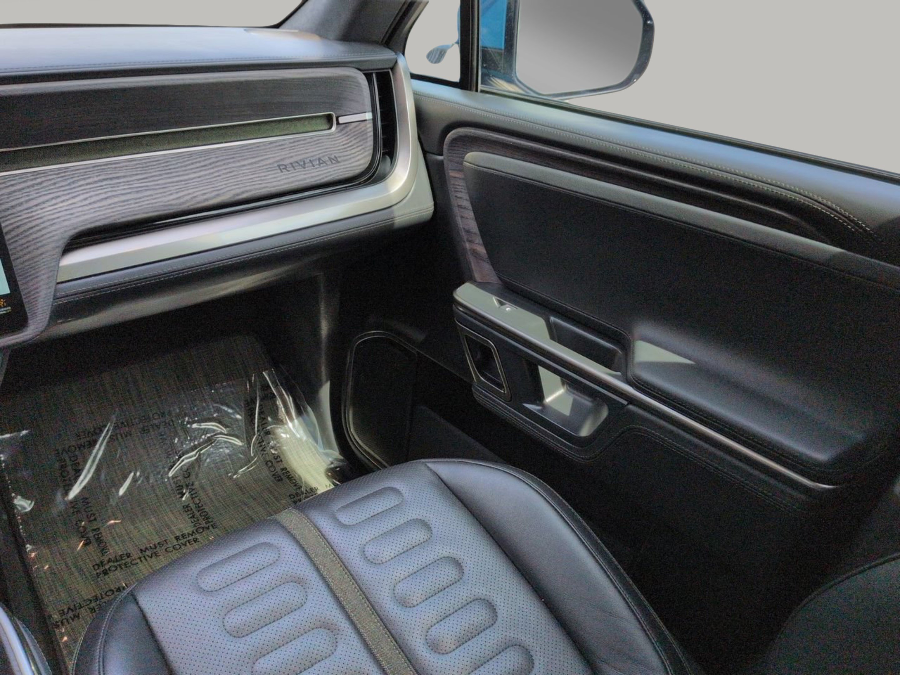 Used 2023 Rivian R1S Adventure Quad AWD/4WD image 21