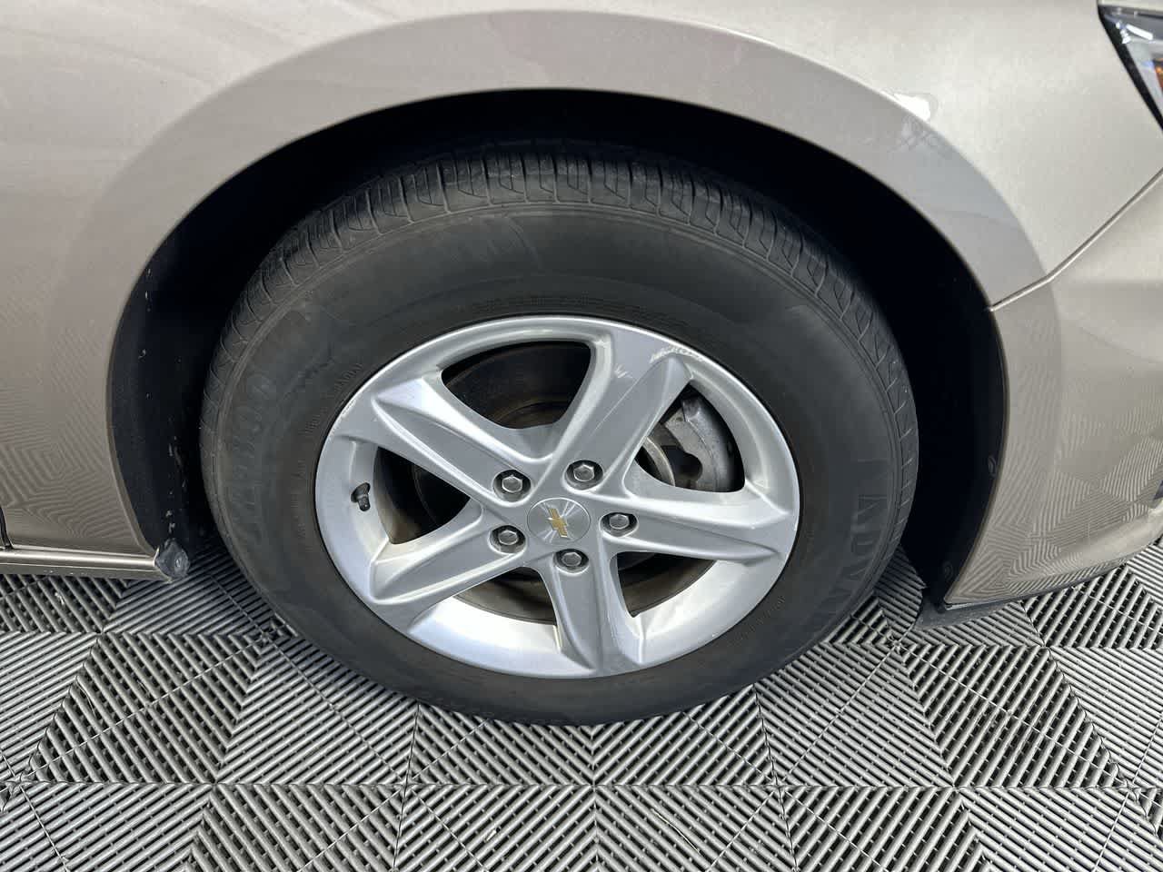 Used 2024 Chevrolet Malibu LT FWD image 10