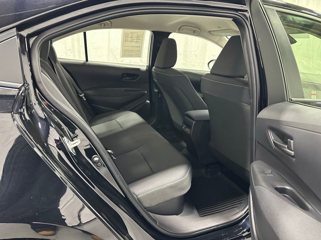 Used 2025 Toyota Corolla LE image 48