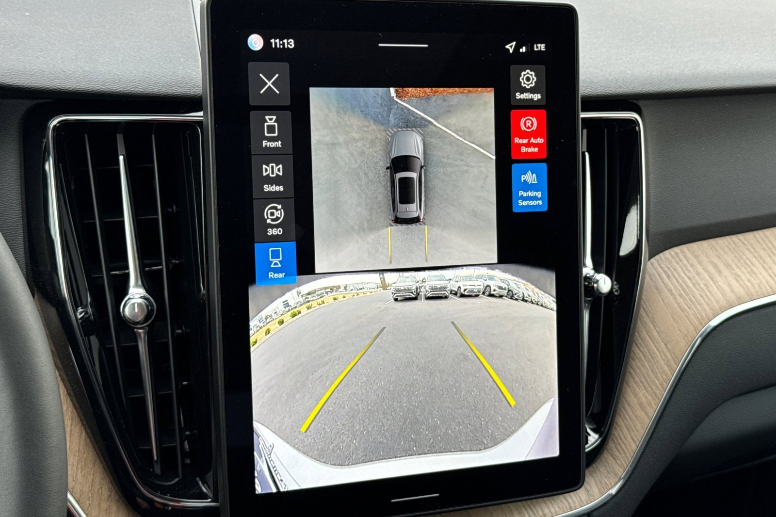 New 2026 Volvo XC60 B5 Plus w/ Climate Package image 19