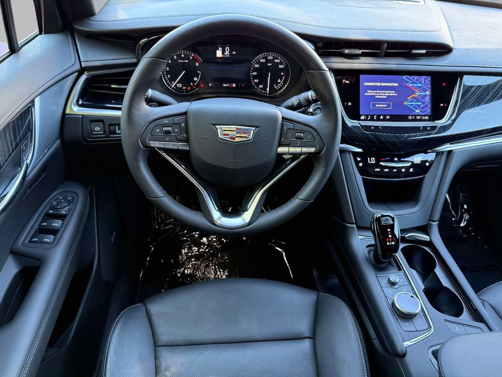 Used 2024 Cadillac XT6 Premium Luxury AWD/4WD image 4